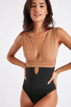 Maillot De Bain Une Pièce Noir Et Camel CAROLINA DUYA -Funky Trunks Soldes 22e carolina duya 41e01 dev2