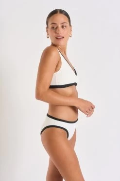 Maillot De Bain 2 Pièces Ecru LOCANA & REINE PAIMPOL -Funky Trunks Soldes 23e locana paimpol zgt11 reine paimpol zgt11 dev2